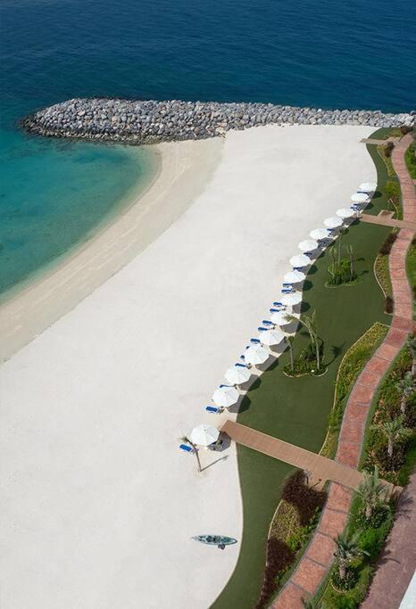 Ocean Whisper Ultra Luxe 1 Bedroom Apartment With A Private Beach - Al Marjan Island ラアス・アル・ハイマ エクステリア 写真